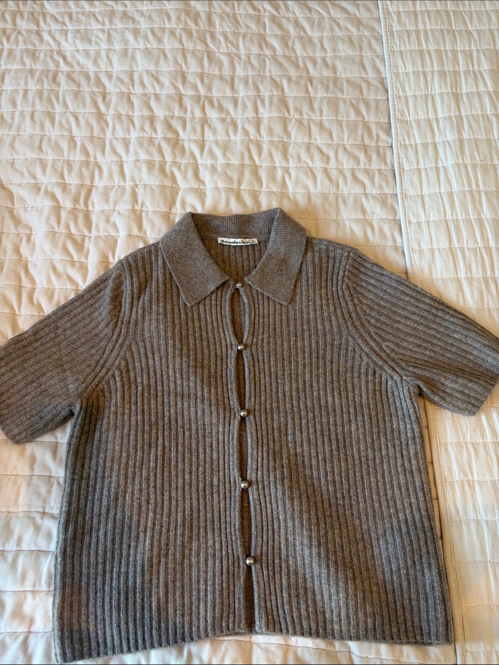 Abercrombie & Fitch Ribbed Short-Sleeve Cardigan - Taupe Gray